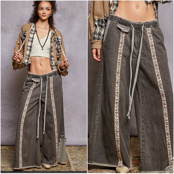 POL Vintage Wash Stretchy Waist Embroidered Wide leg Denim Jeans - Picture 1 of 5